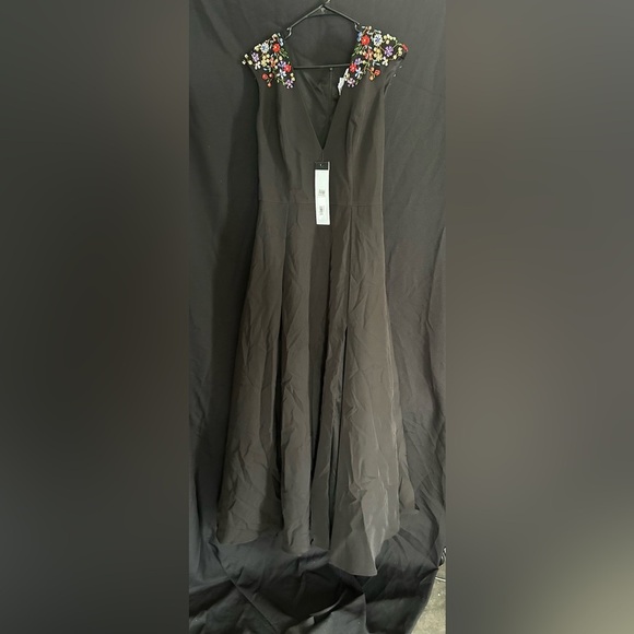 Mac Duggal Black‎ Maxi Dress with Floral Embroidery - Picture 4 of 6